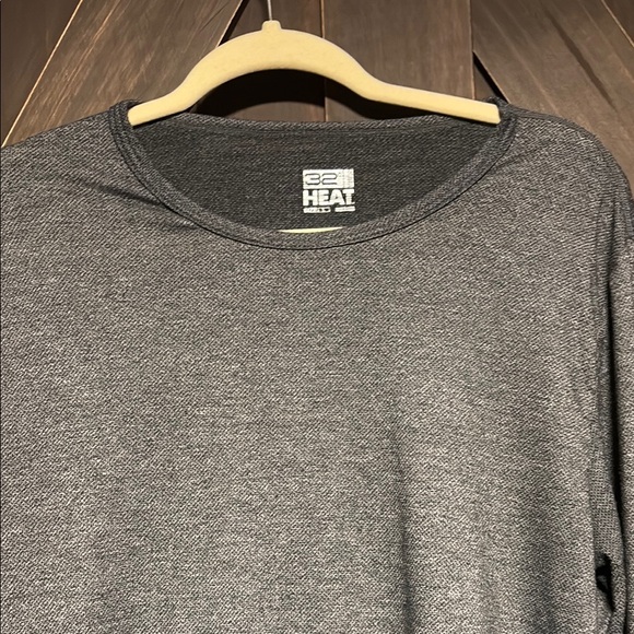 32 Degrees Gray Long Sleeve Tee Soft Heathered Fabric …Heat - Picture 3 of 7
